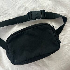 lululemon mini black belt bag